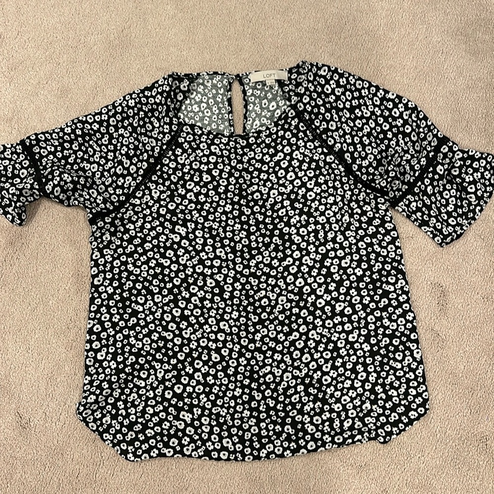 Loft flutter sleeve top